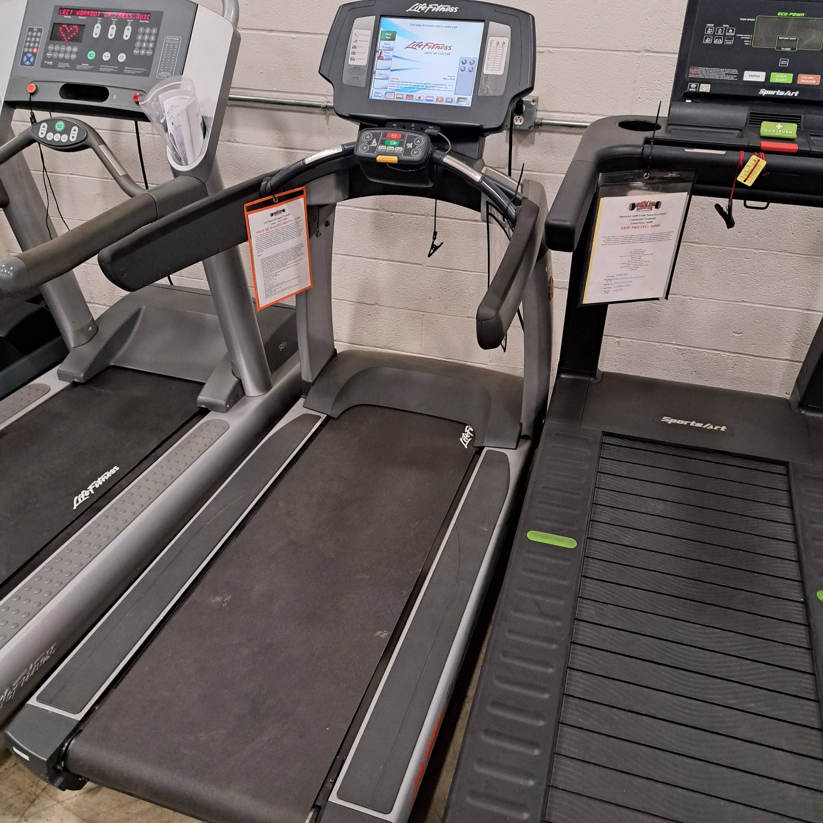 Life Fitness, Life Fitness 95T Engage Treadmill-Used