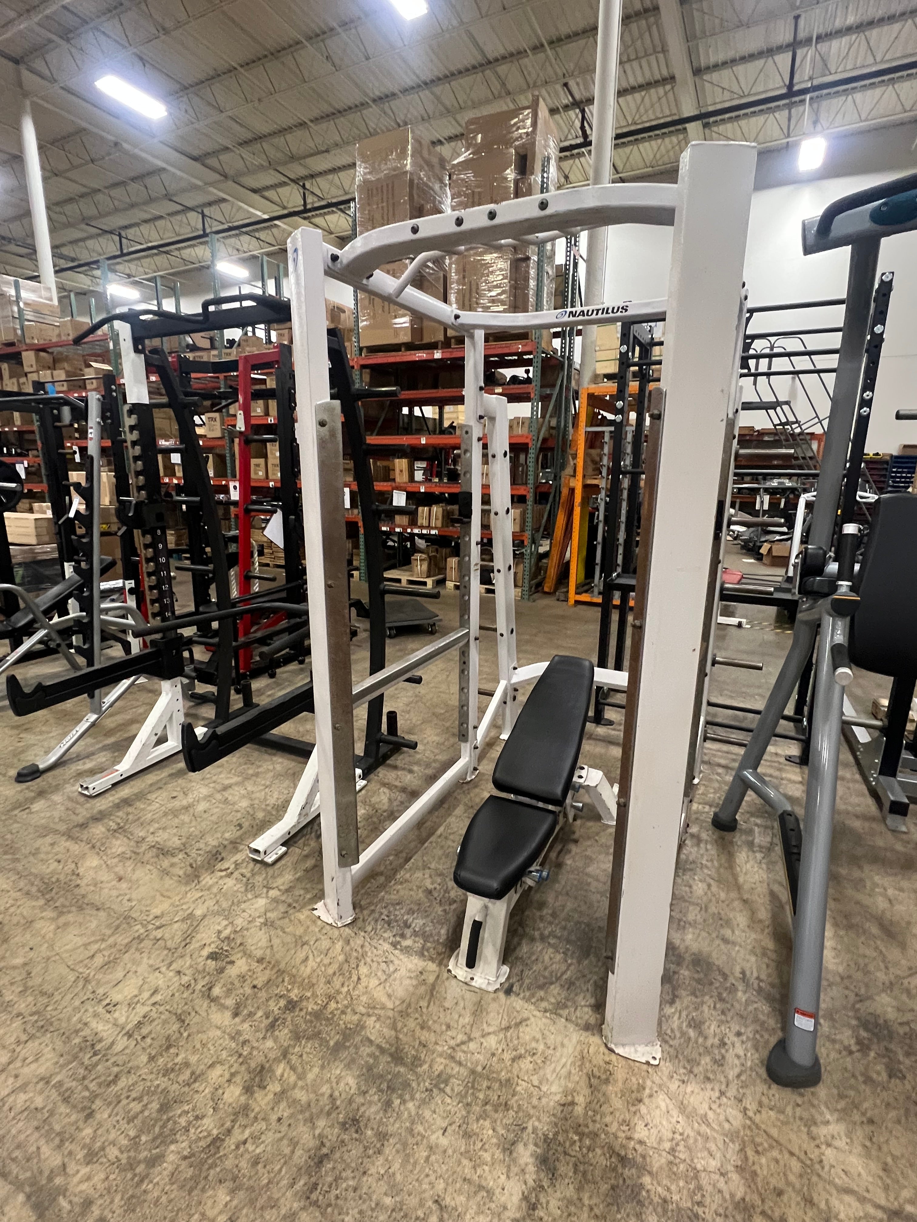 Nautilus, Nautilus Collegiate Power Rack with Adjustable Bench - USED