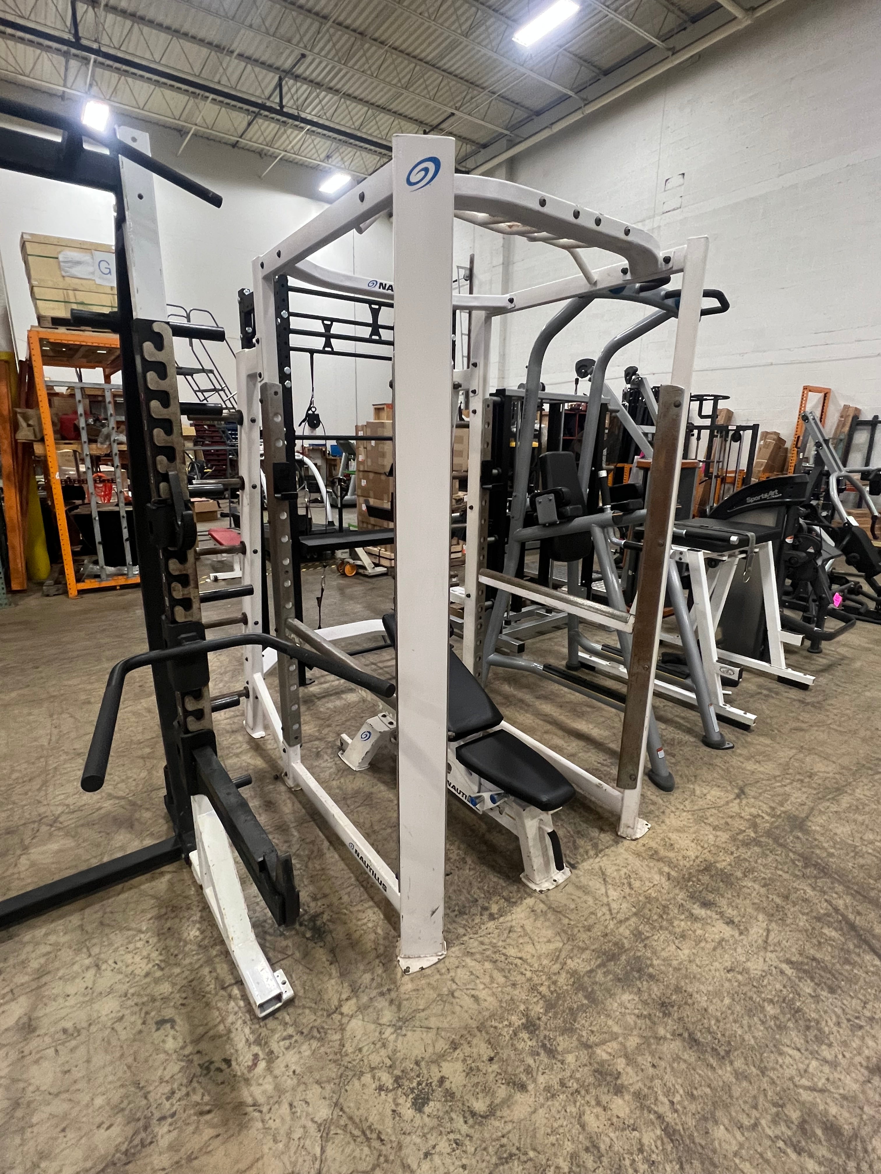 Nautilus, Nautilus Collegiate Power Rack with Adjustable Bench - USED